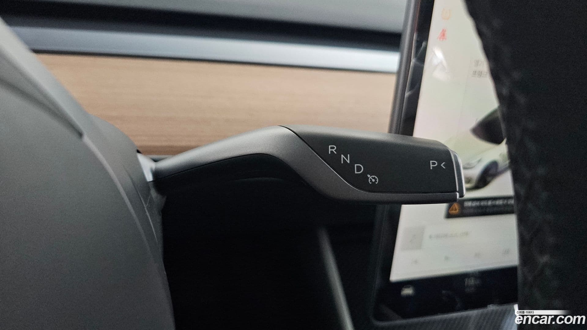 Main__Slider__Photo:Model 3 Tesla 2020.7-8