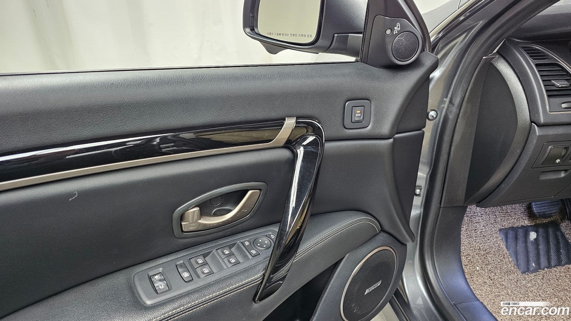 Main__Slider__Photo:SM7 Renault-KoreaSamsung 2015.1-13