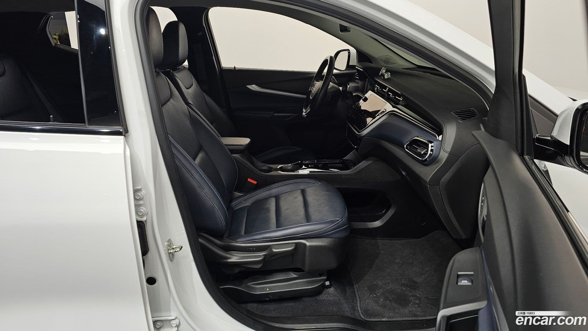 Main__Slider__Photo:볼트 EUV ChevroletGMDaewoo 2022.9-10