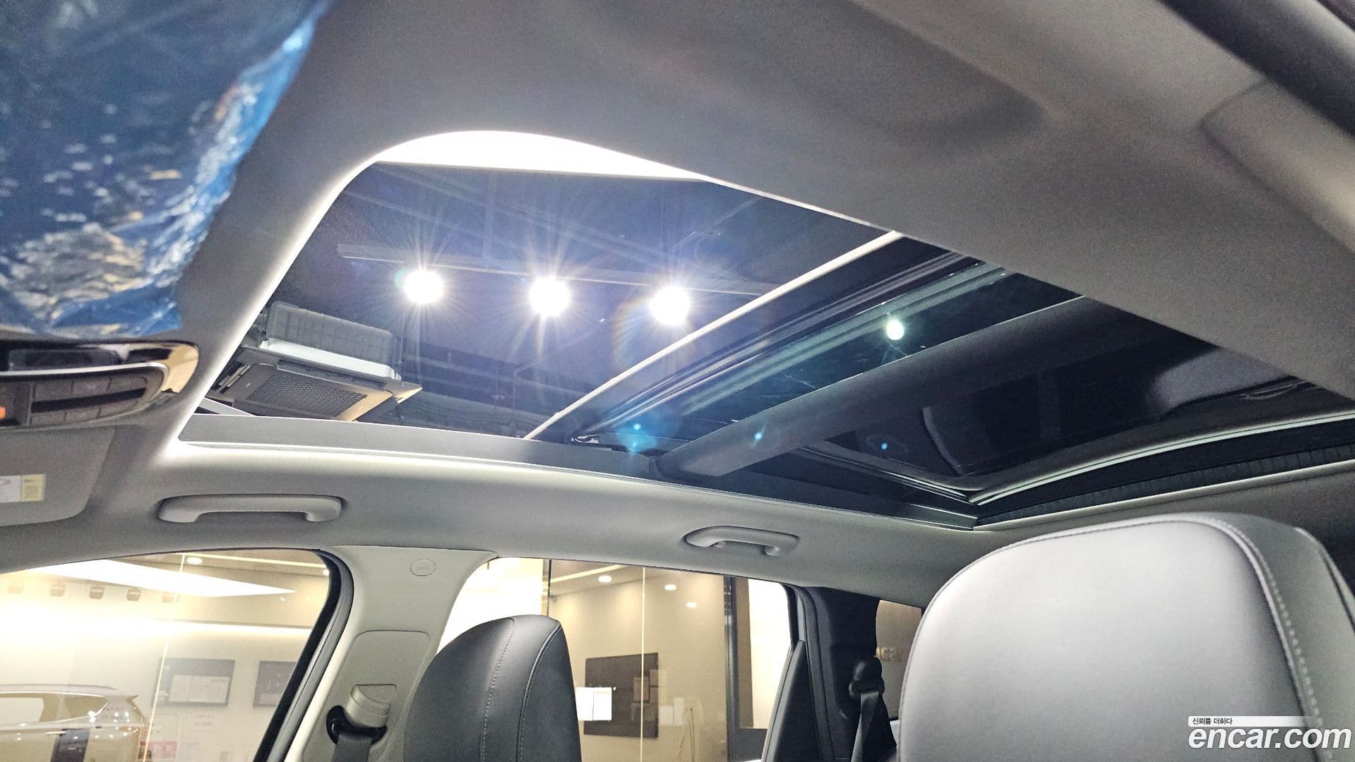 Main__Slider__Photo:Santafe Hyundai 2020.7-18