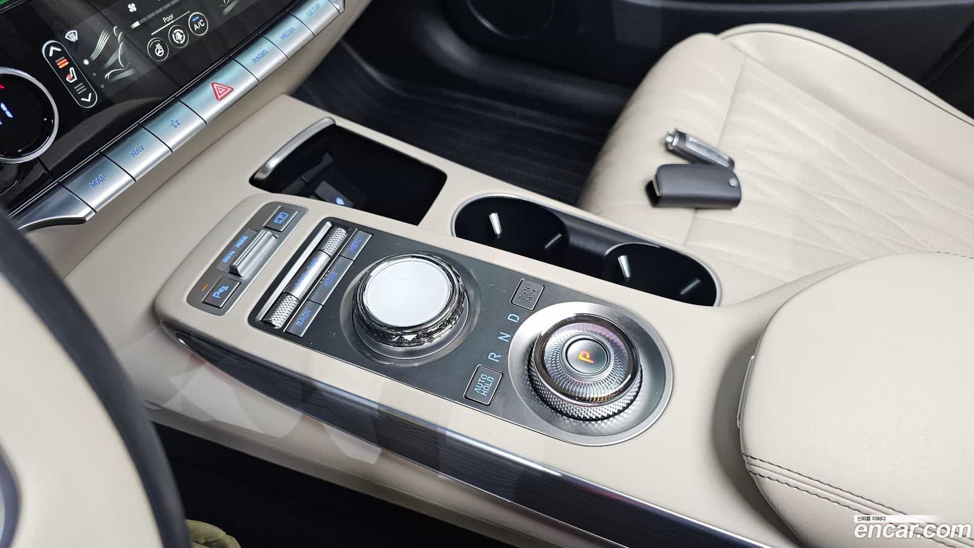 GV70 Genesis 2022.0-INNER-009