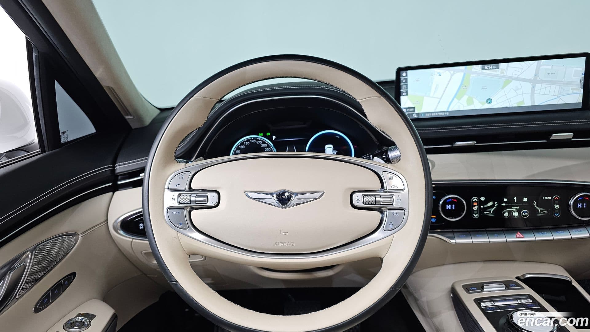 Main__Slider__Photo:GV70 Genesis 2022.0-12