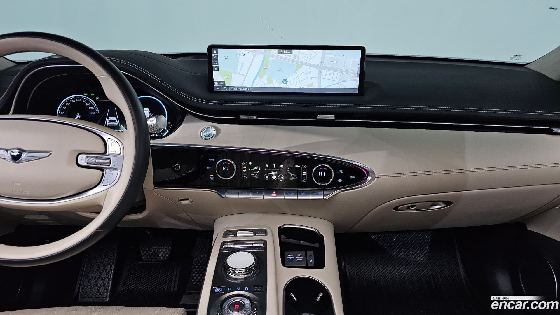 Main__Slider__Photo:GV70 Genesis 2022.0-13