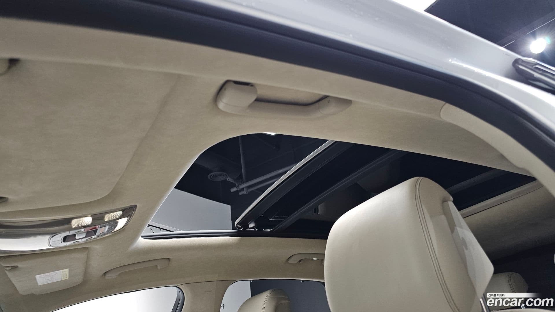 Main__Slider__Photo:GV70 Genesis 2022.0-18