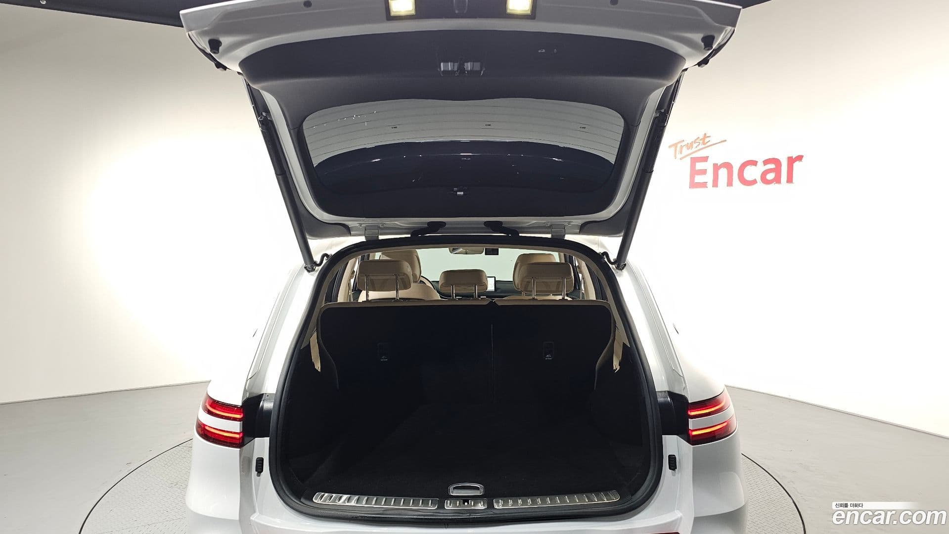 Main__Slider__Photo:GV70 Genesis 2022.0-19