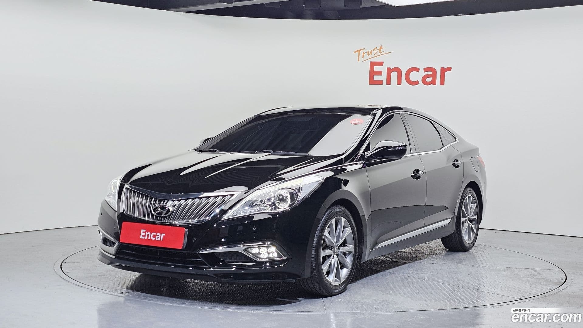 Main__Slider__Photo:Grandeur Hyundai 2015.8-0