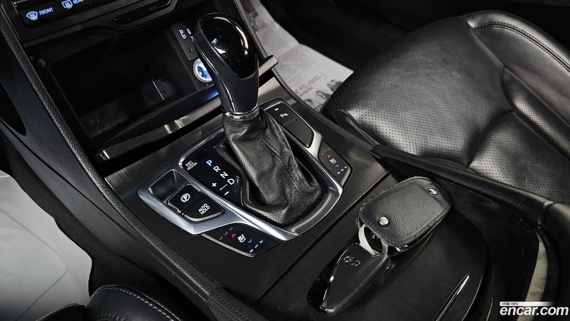 Grandeur Hyundai 2015.8-INNER-009