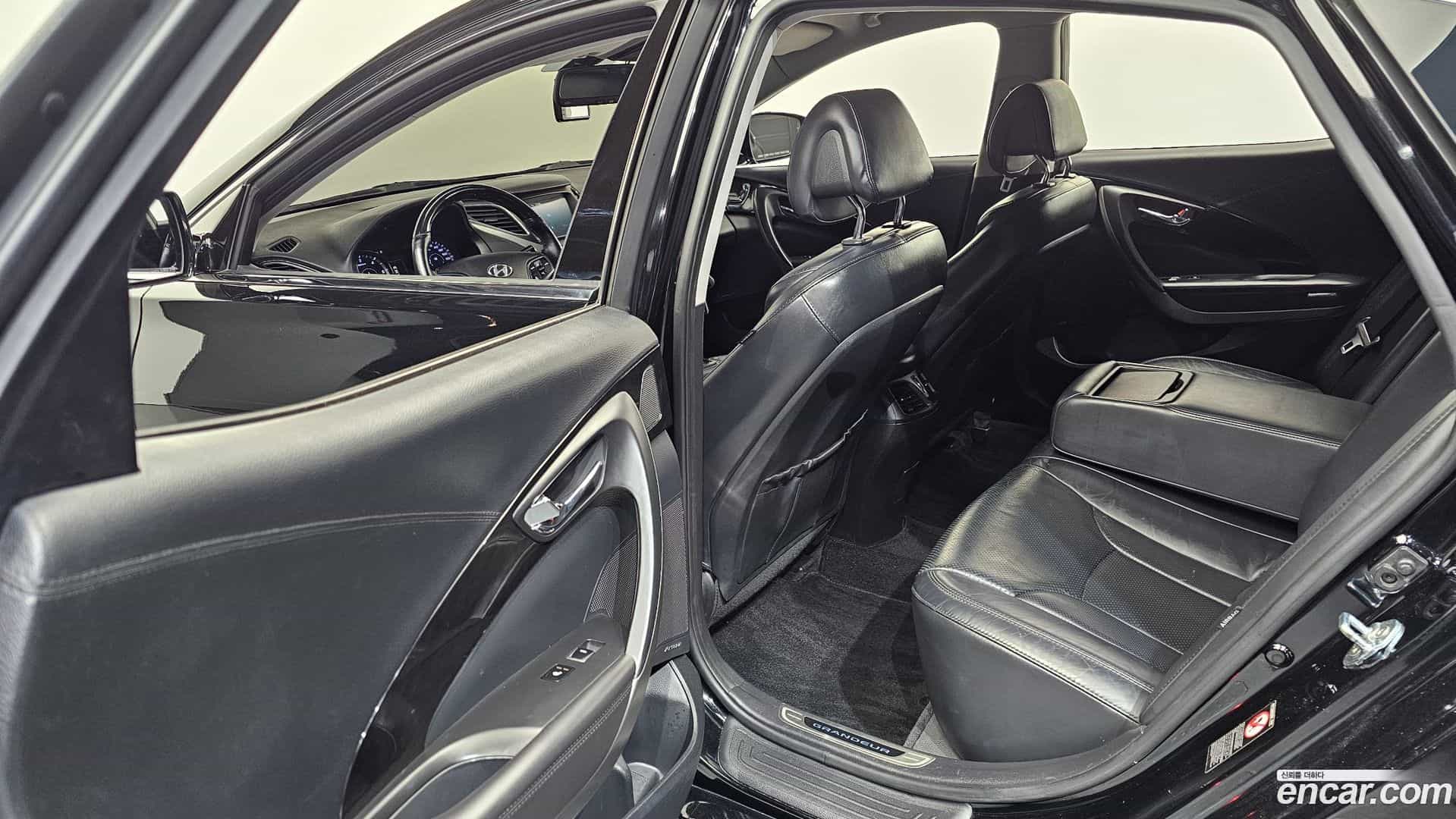 Grandeur Hyundai 2015.8-OPTION-015