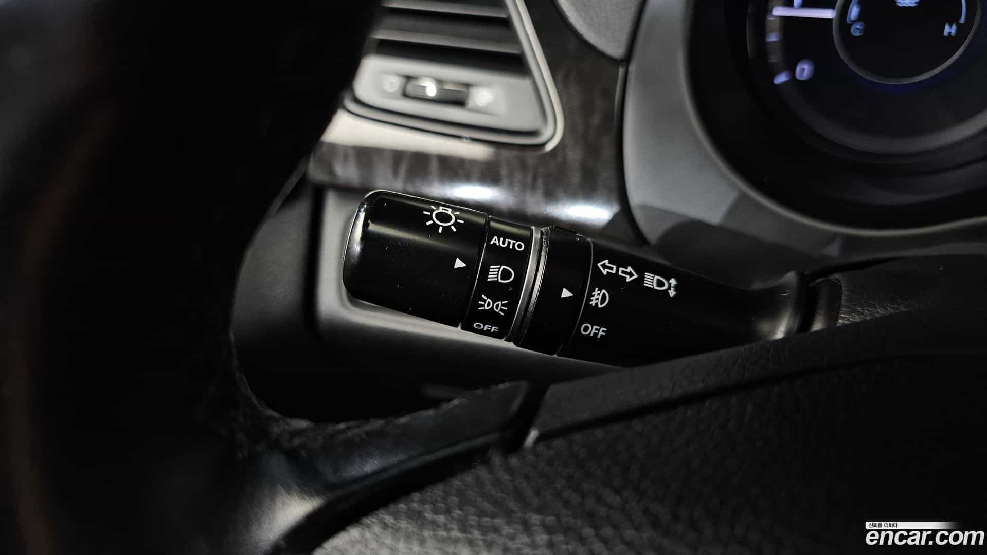 Grandeur Hyundai 2015.8-OPTION-019