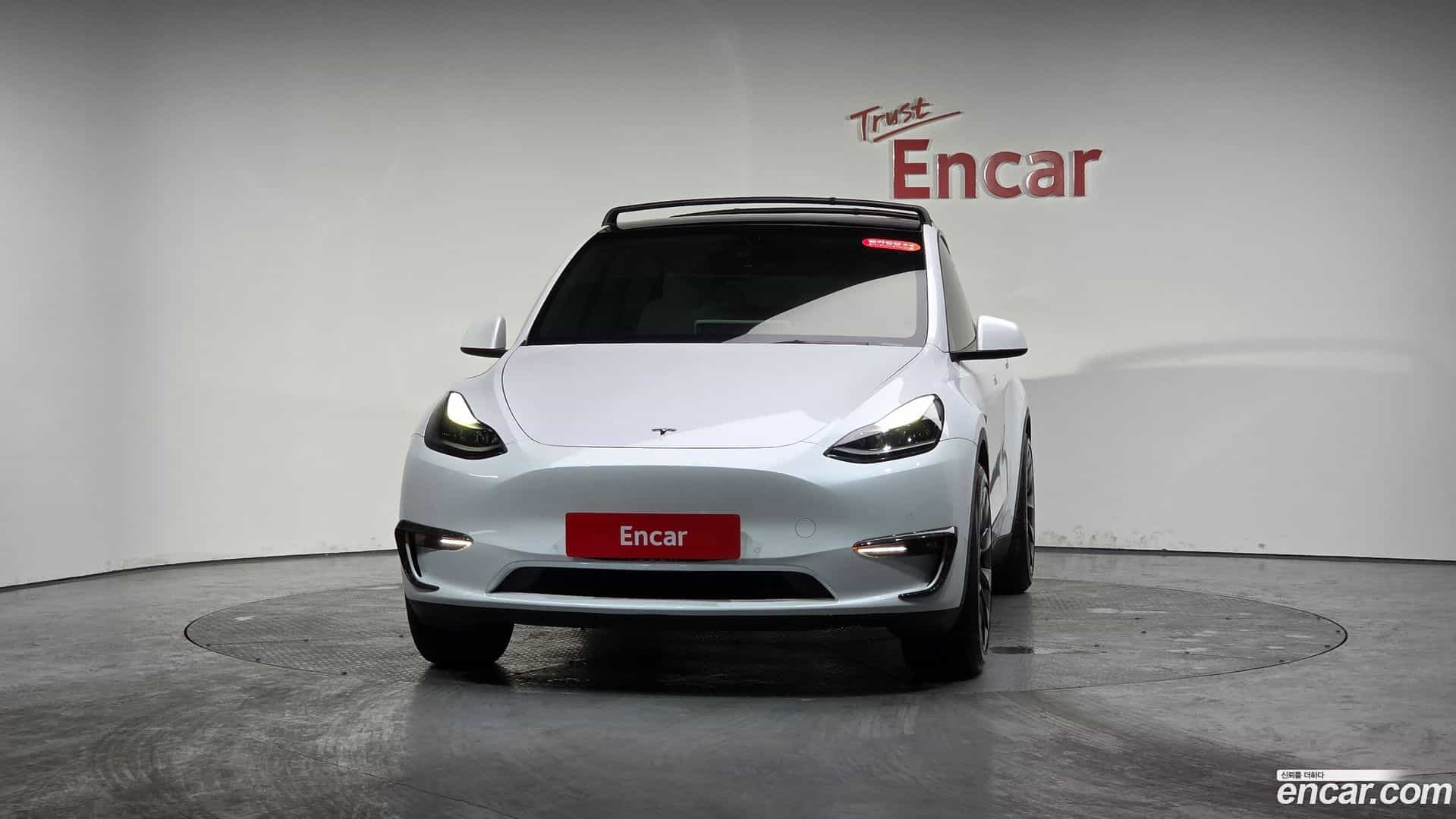 Model Y Tesla 2021.5-OUTER-003