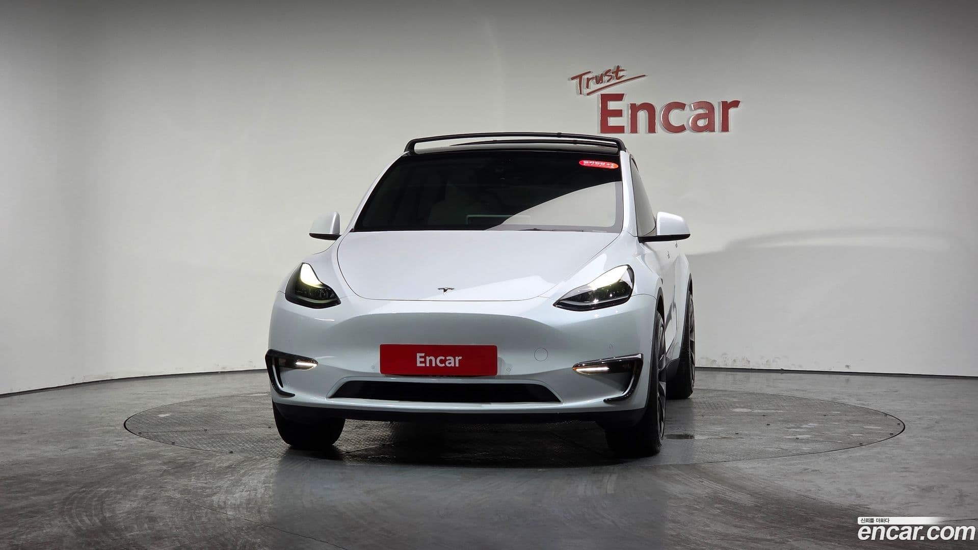 Main__Slider__Photo:Model Y Tesla 2021.5-2