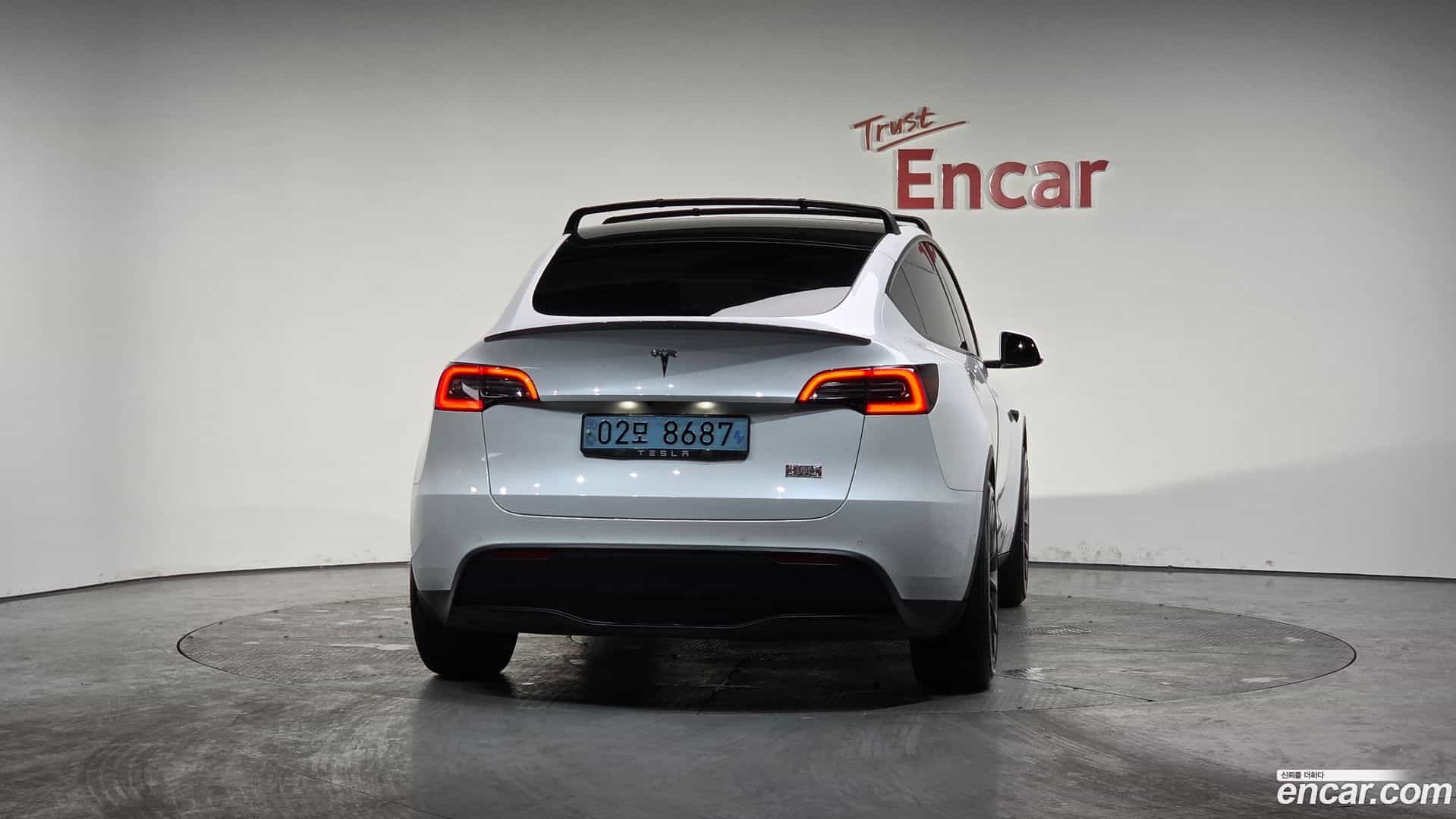 Model Y Tesla 2021.5-OUTER-004