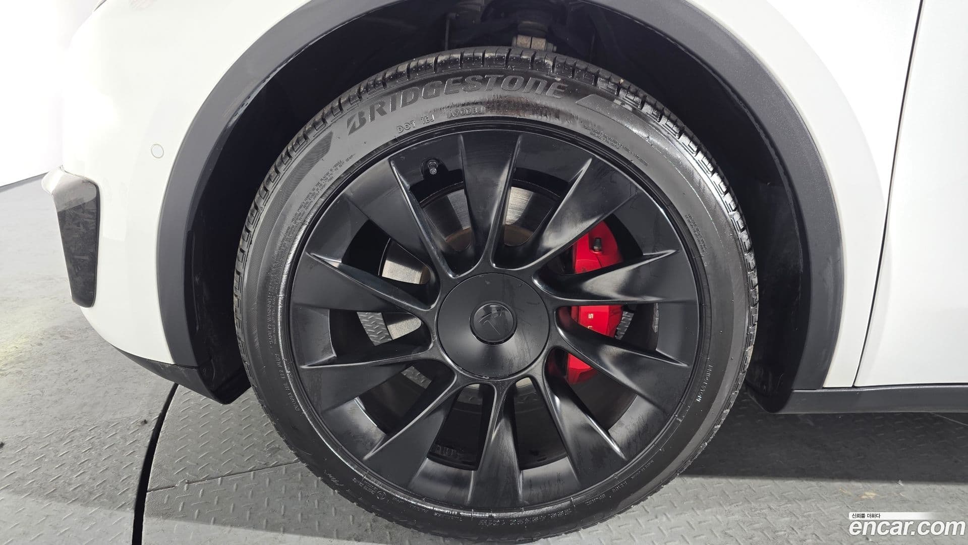 Main__Slider__Photo:Model Y Tesla 2021.5-4