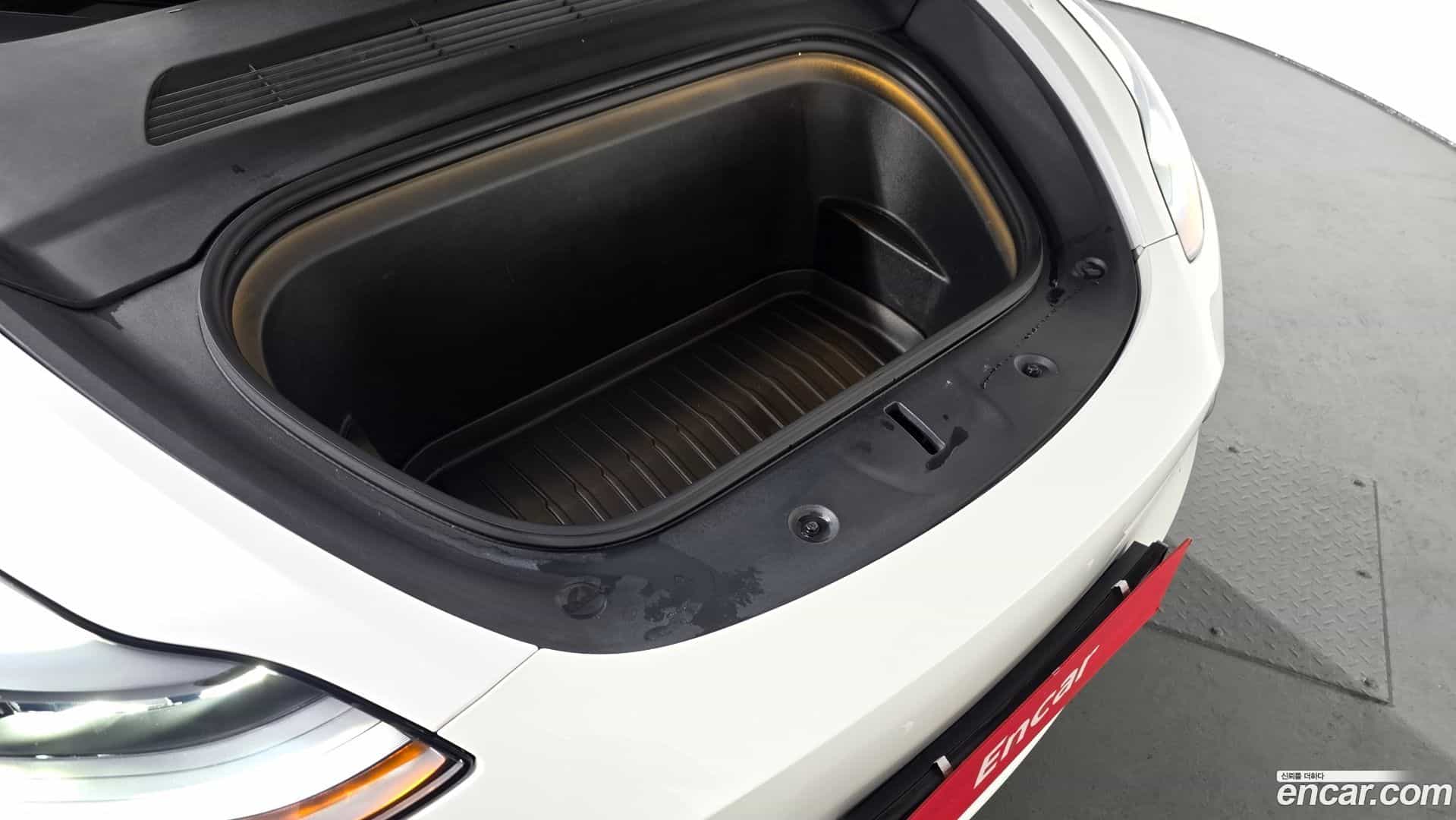 Model Y Tesla 2021.5-INNER-006