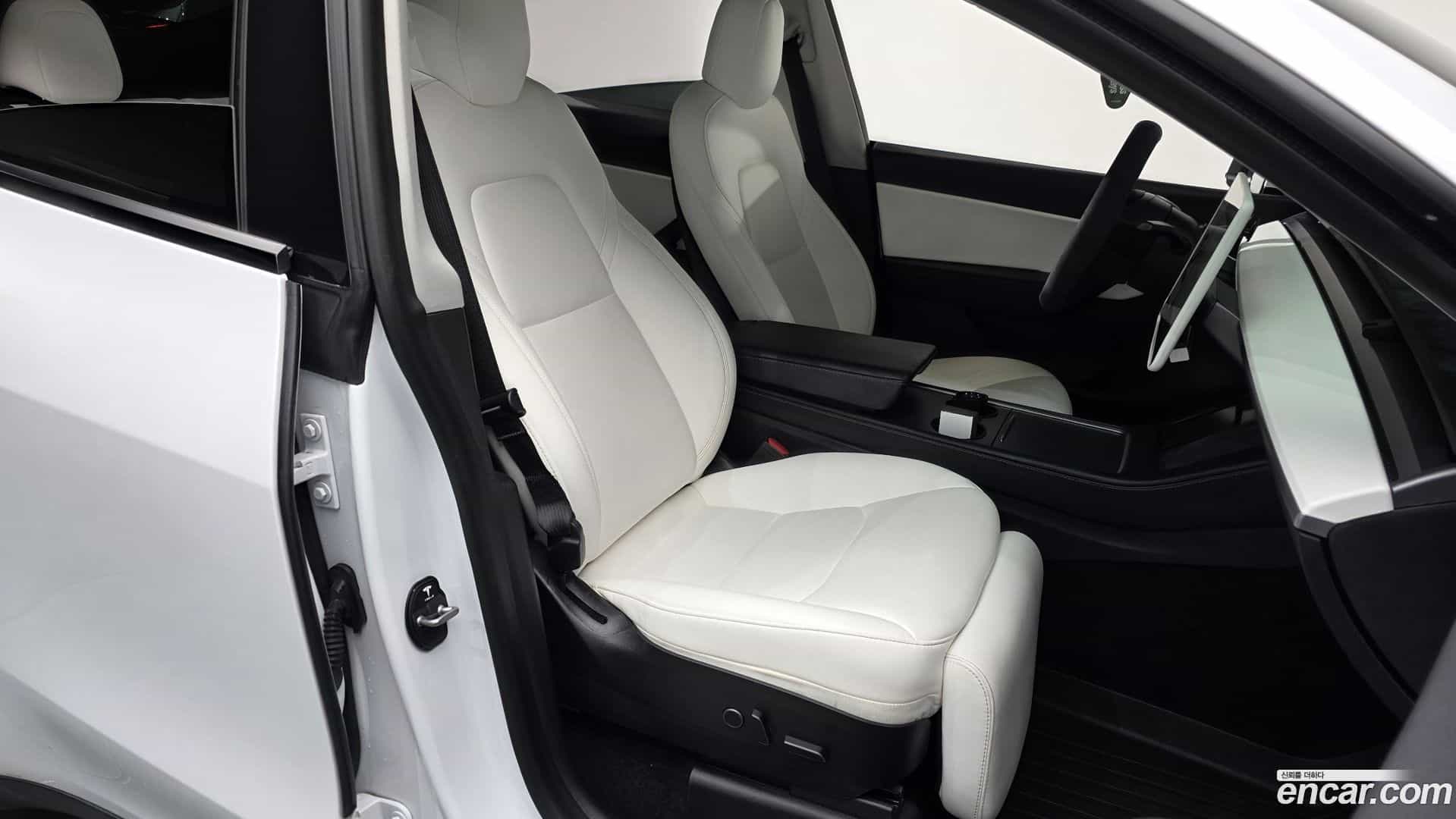 Model Y Tesla 2021.5-INNER-010