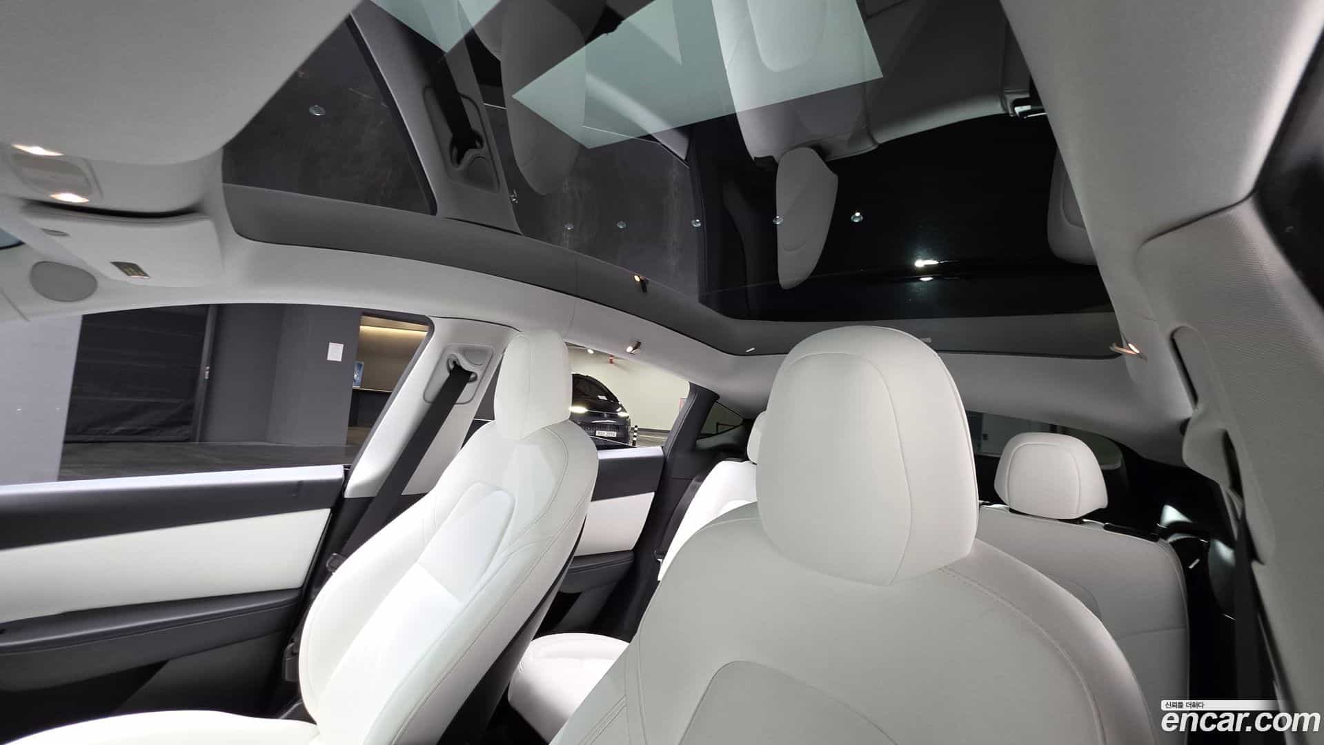 Model Y Tesla 2021.5-OPTION-023