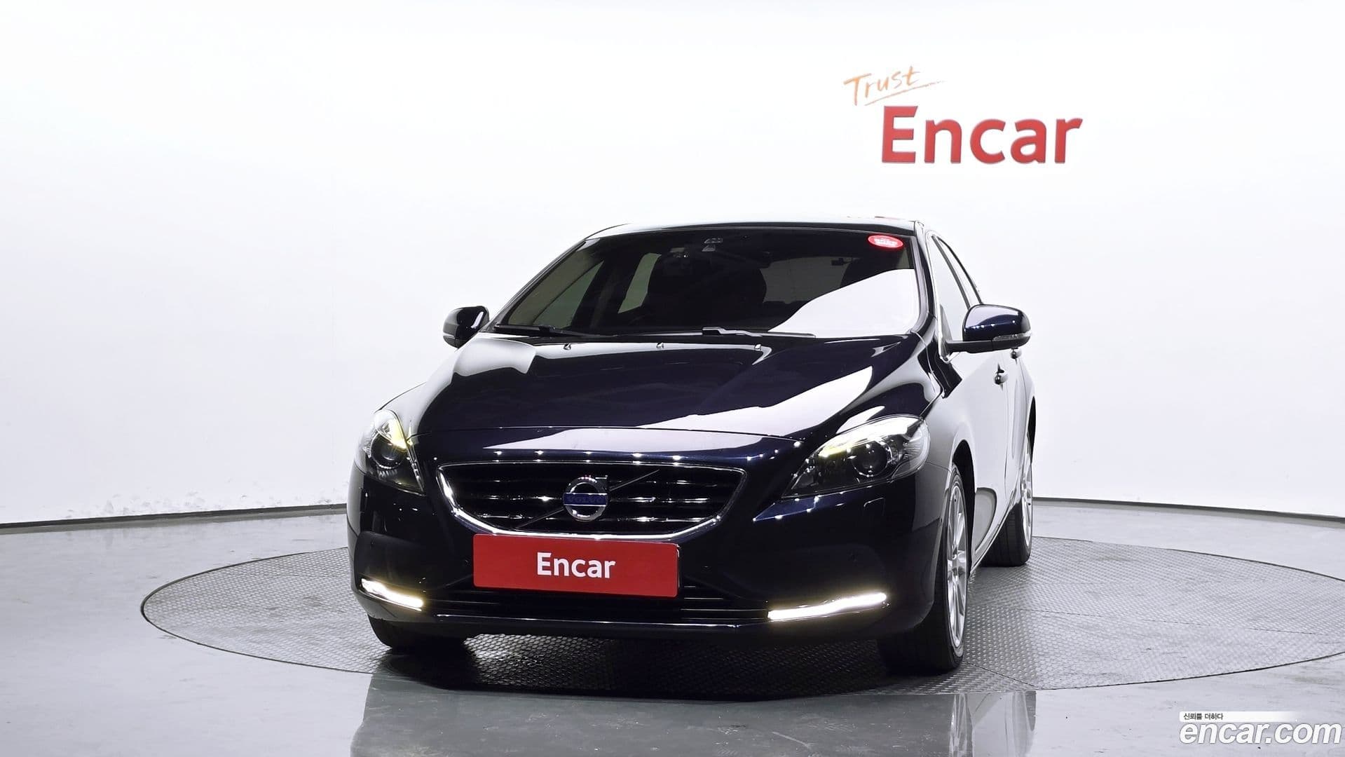 Main__Slider__Photo:V40 Volvo 2015.11-2