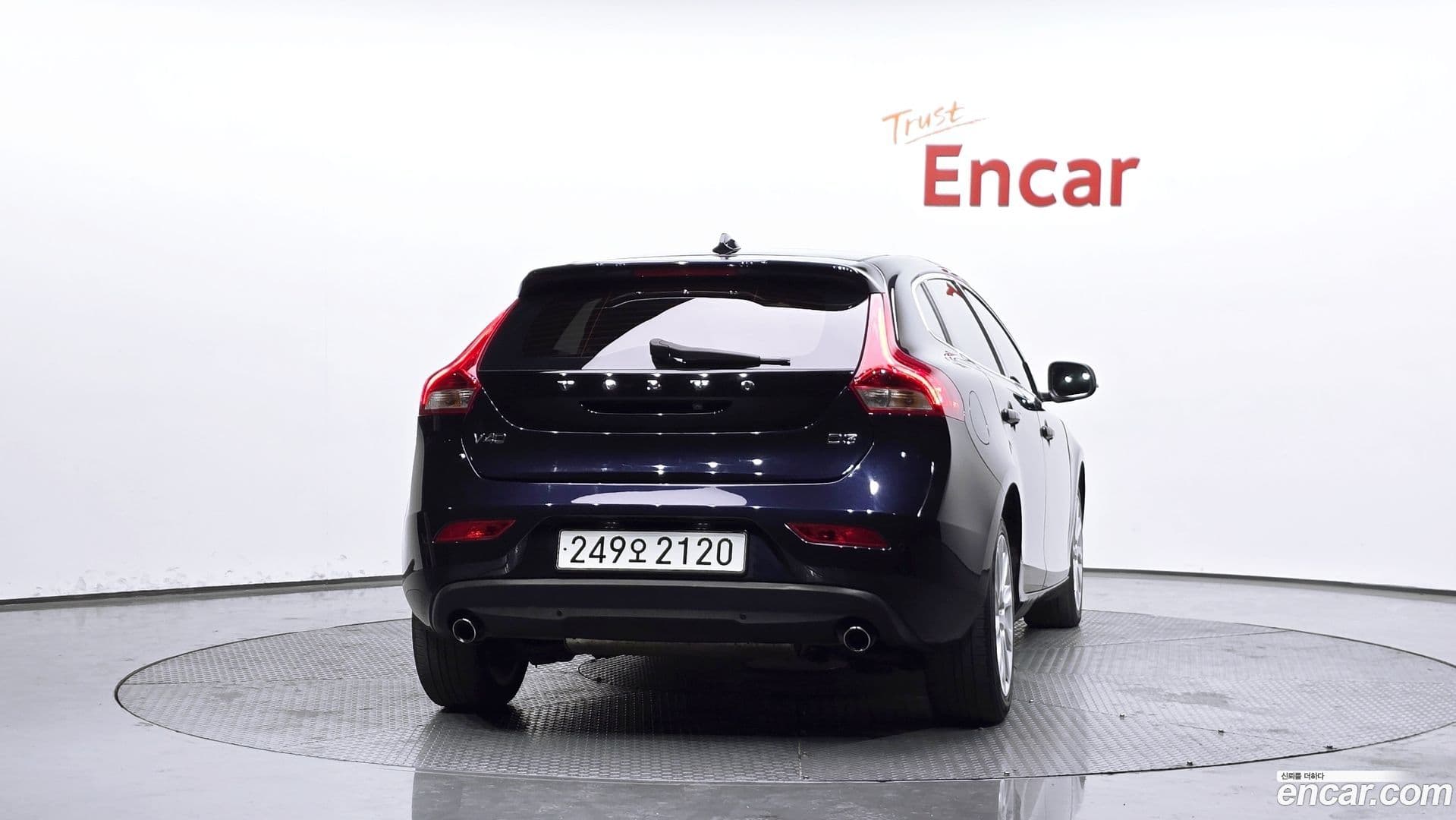 Main__Slider__Photo:V40 Volvo 2015.11-3