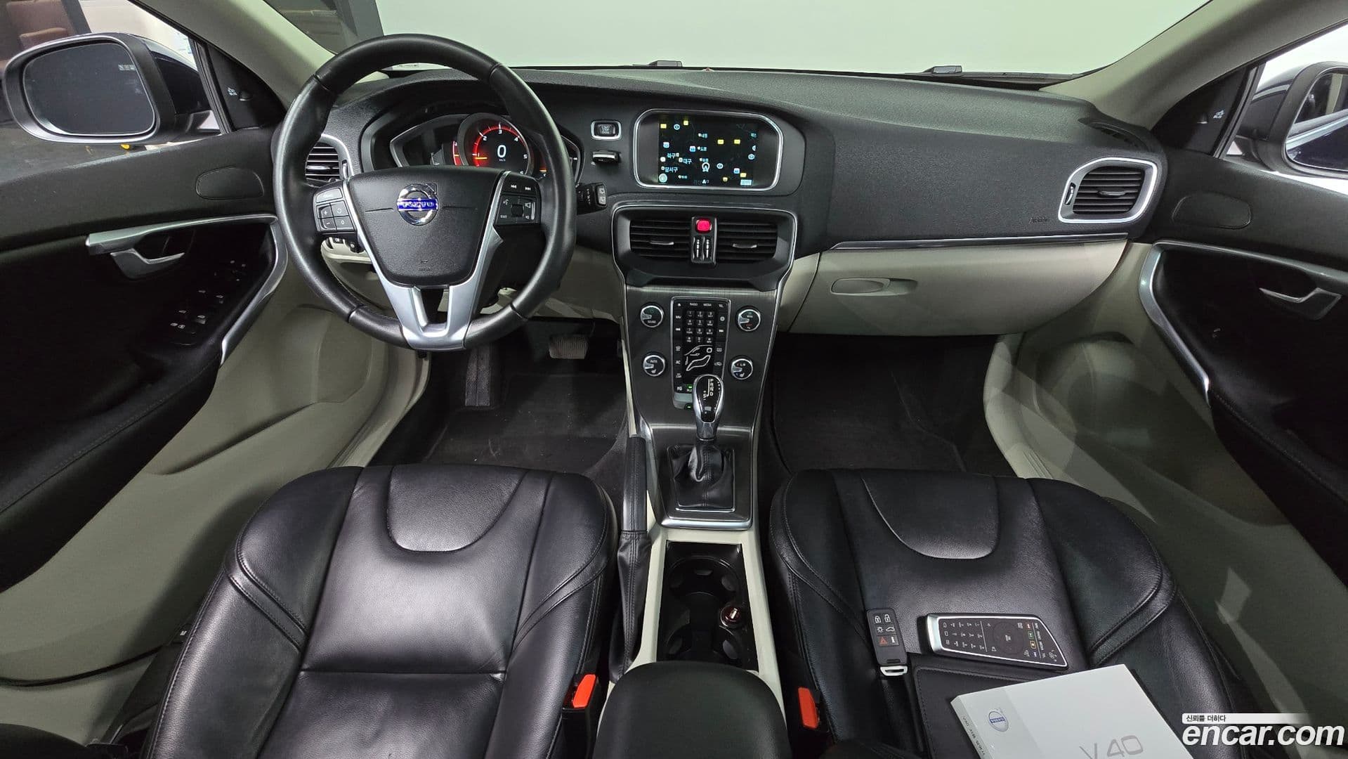 Main__Slider__Photo:V40 Volvo 2015.11-6