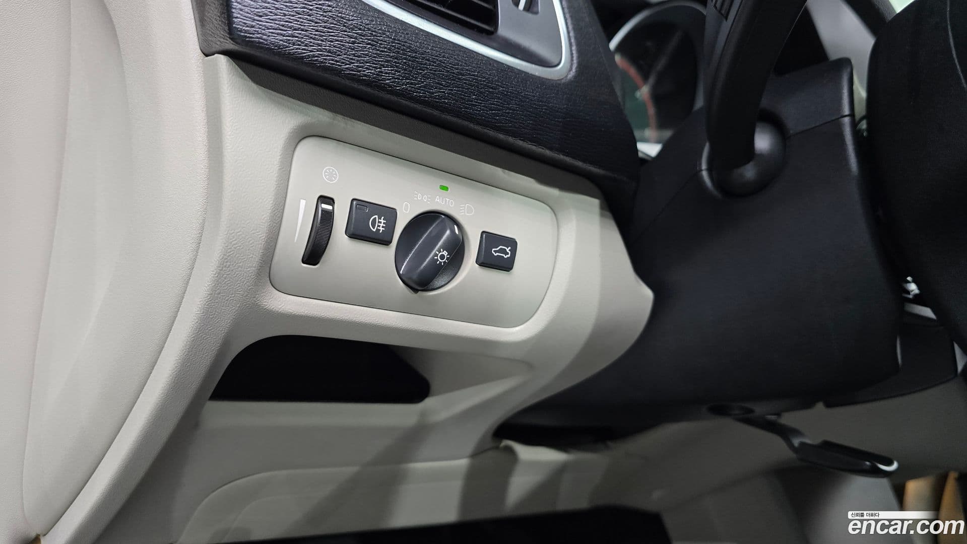 Main__Slider__Photo:V40 Volvo 2015.11-13