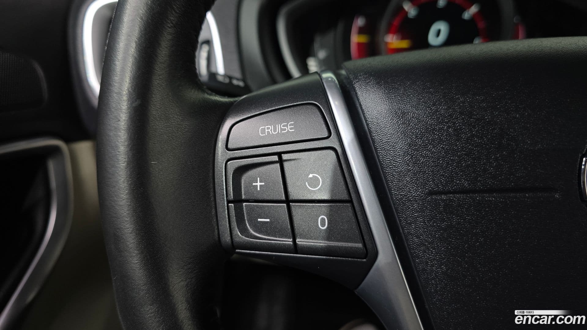 Main__Slider__Photo:V40 Volvo 2015.11-17