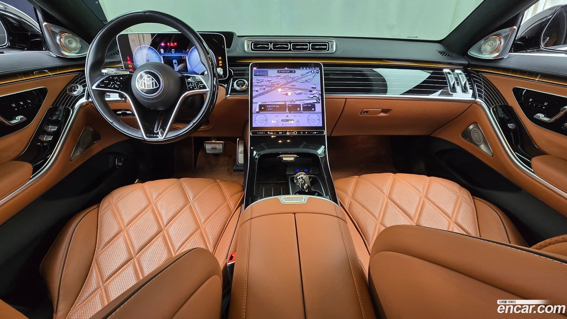 Main__Slider__Photo:S-Class Mercedes-Benz 2024.10-6