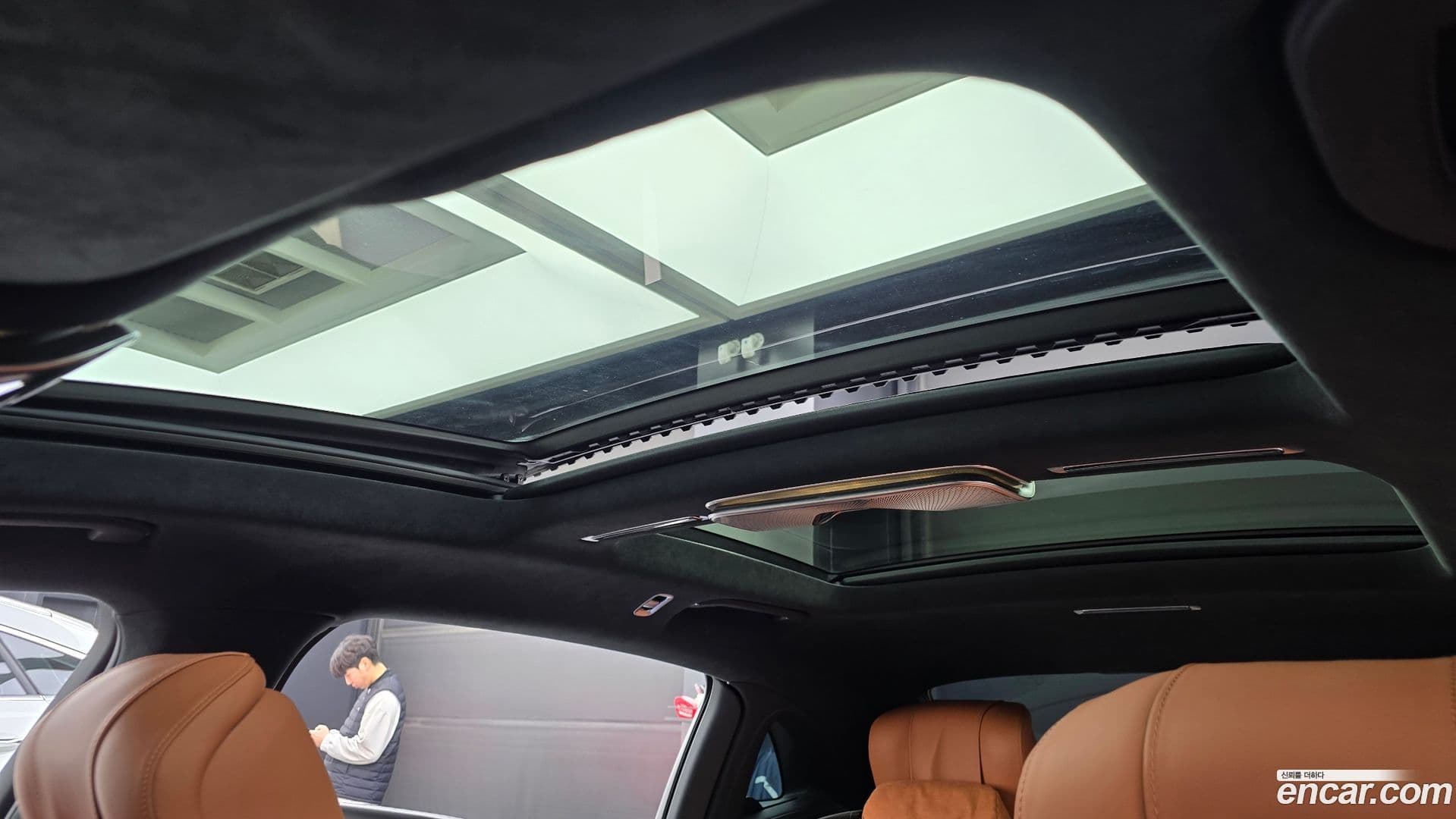 Main__Slider__Photo:S-Class Mercedes-Benz 2024.10-17