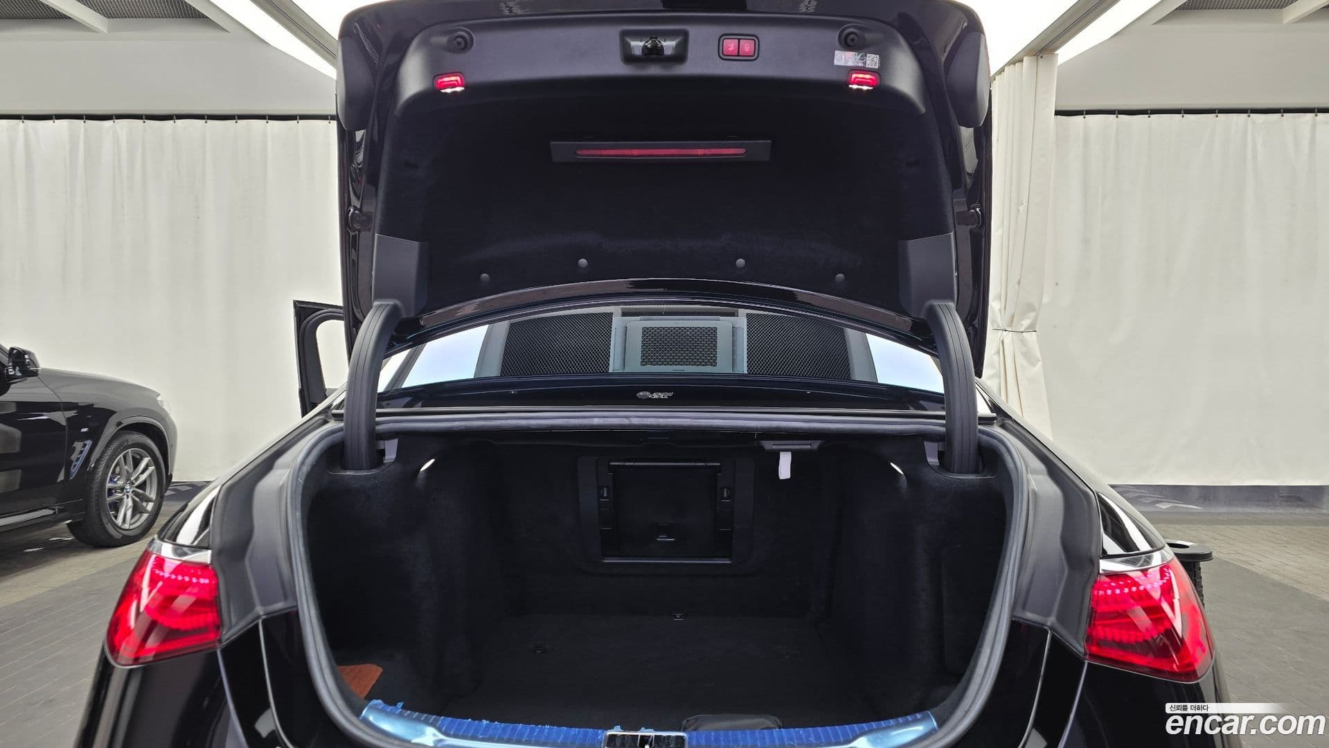 Main__Slider__Photo:S-Class Mercedes-Benz 2024.10-19