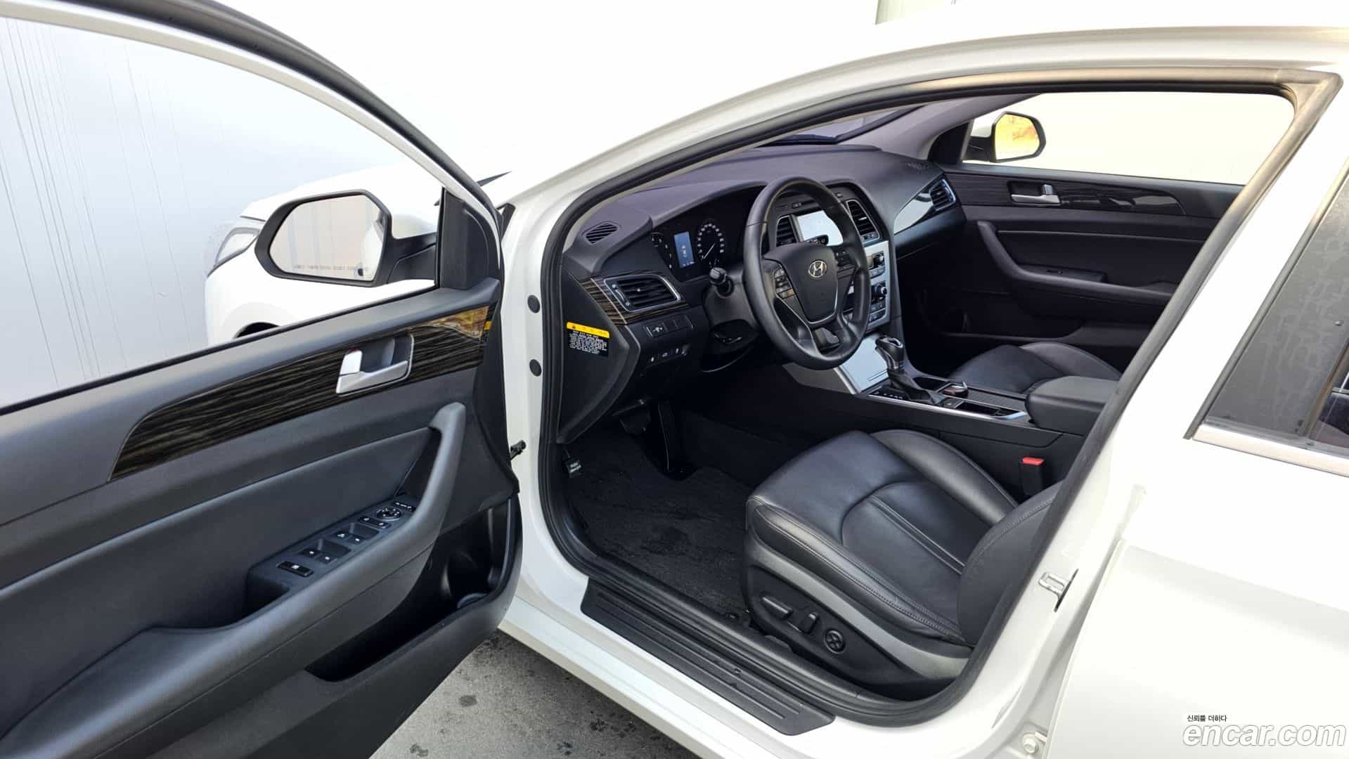 Sonata Hyundai 2015.9-INNER-010