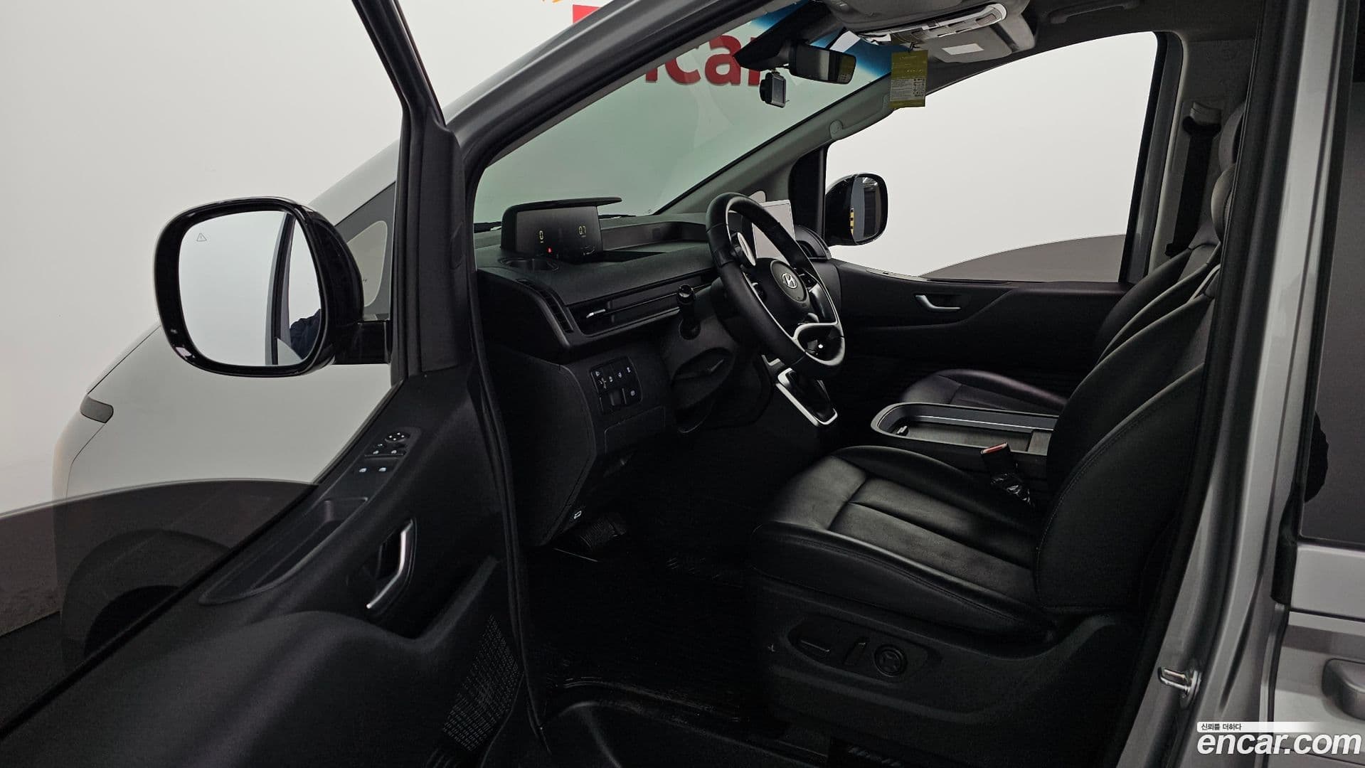 Main__Slider__Photo:Staria Hyundai 2023.11-9