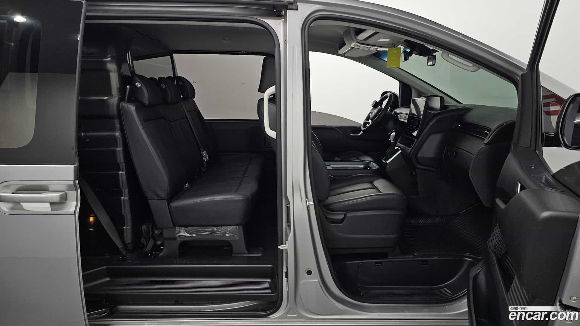 Staria Hyundai 2023.11-OPTION-016