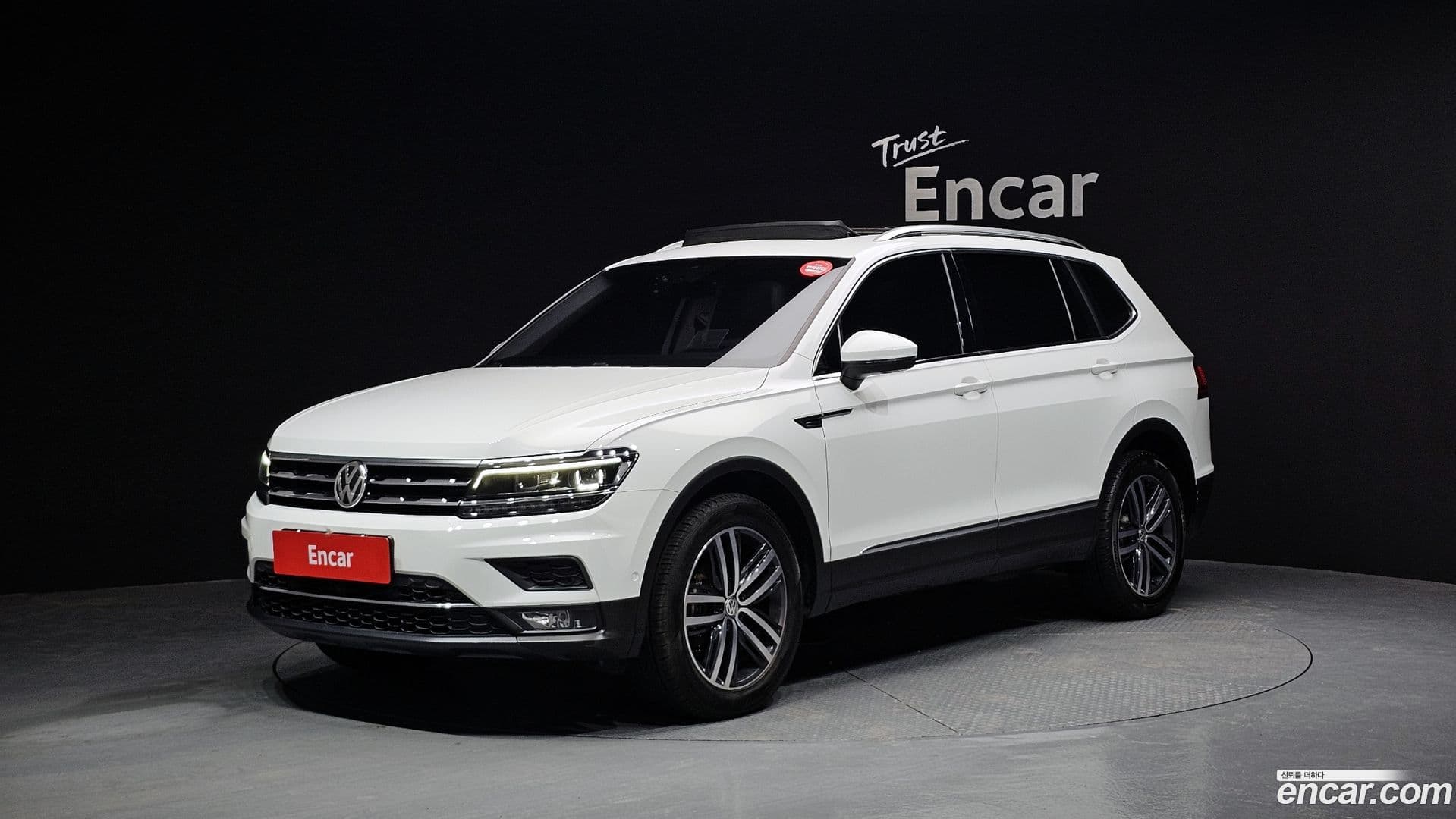 Main__Slider__Photo:Tiguan Volkswagen 2020.11-0