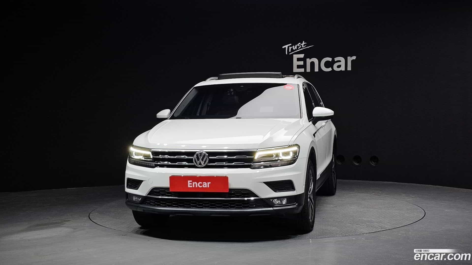 Tiguan Volkswagen 2020.11-OUTER-003