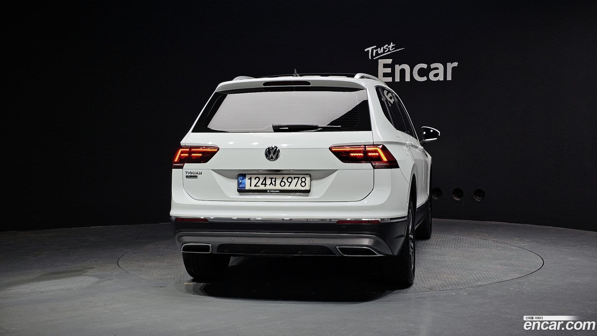 Main__Slider__Photo:Tiguan Volkswagen 2020.11-3