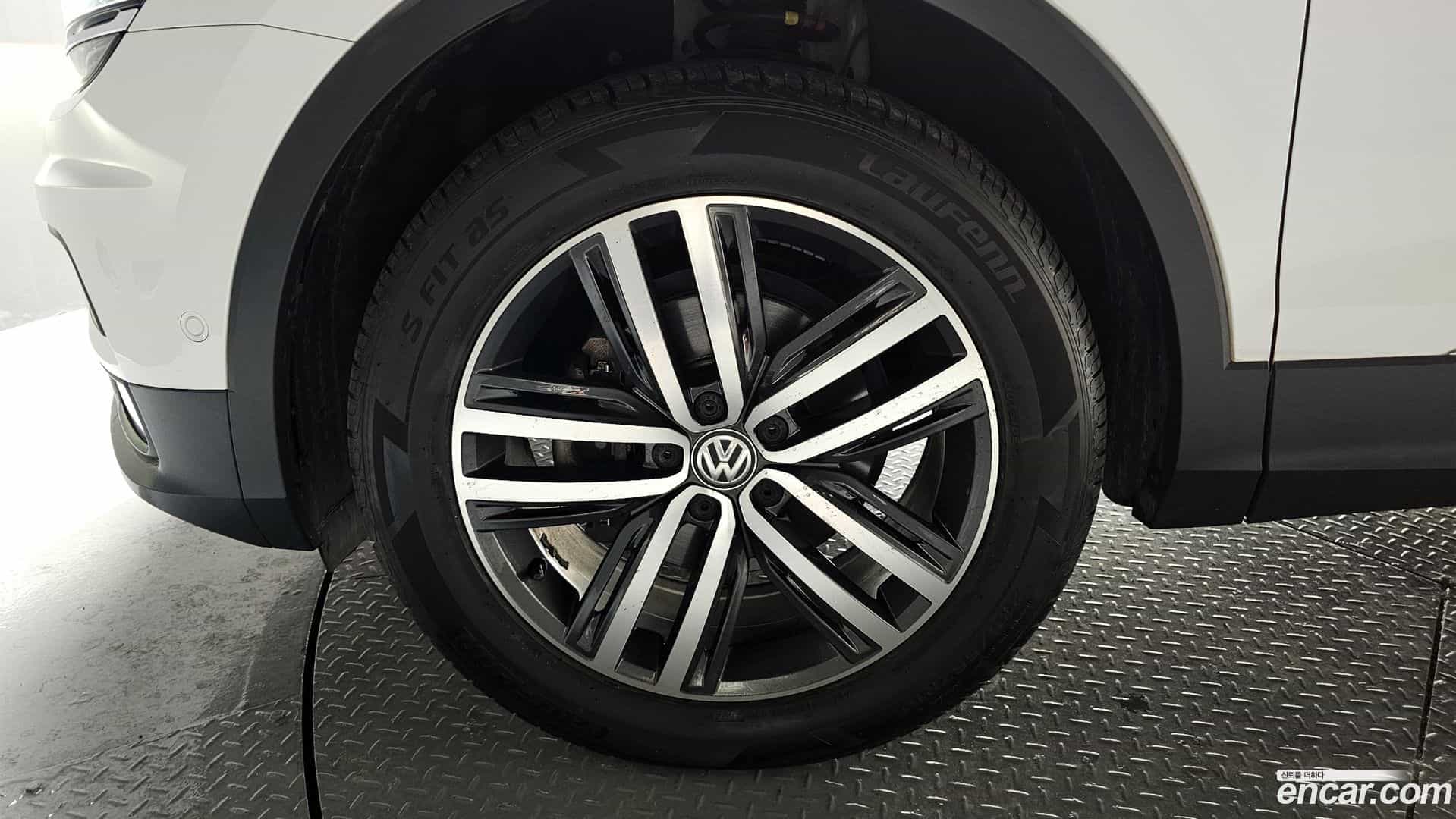 Tiguan Volkswagen 2020.11-OUTER-005