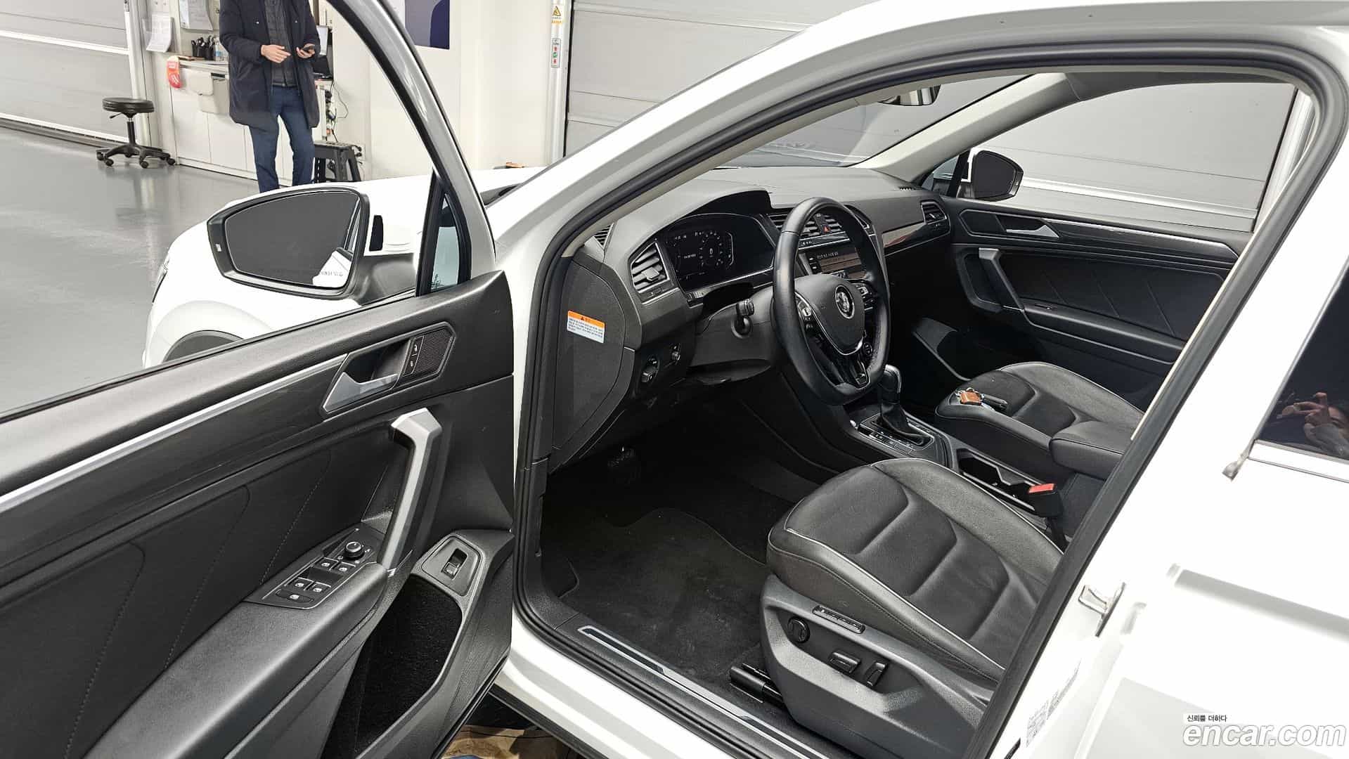 Tiguan Volkswagen 2020.11-INNER-010