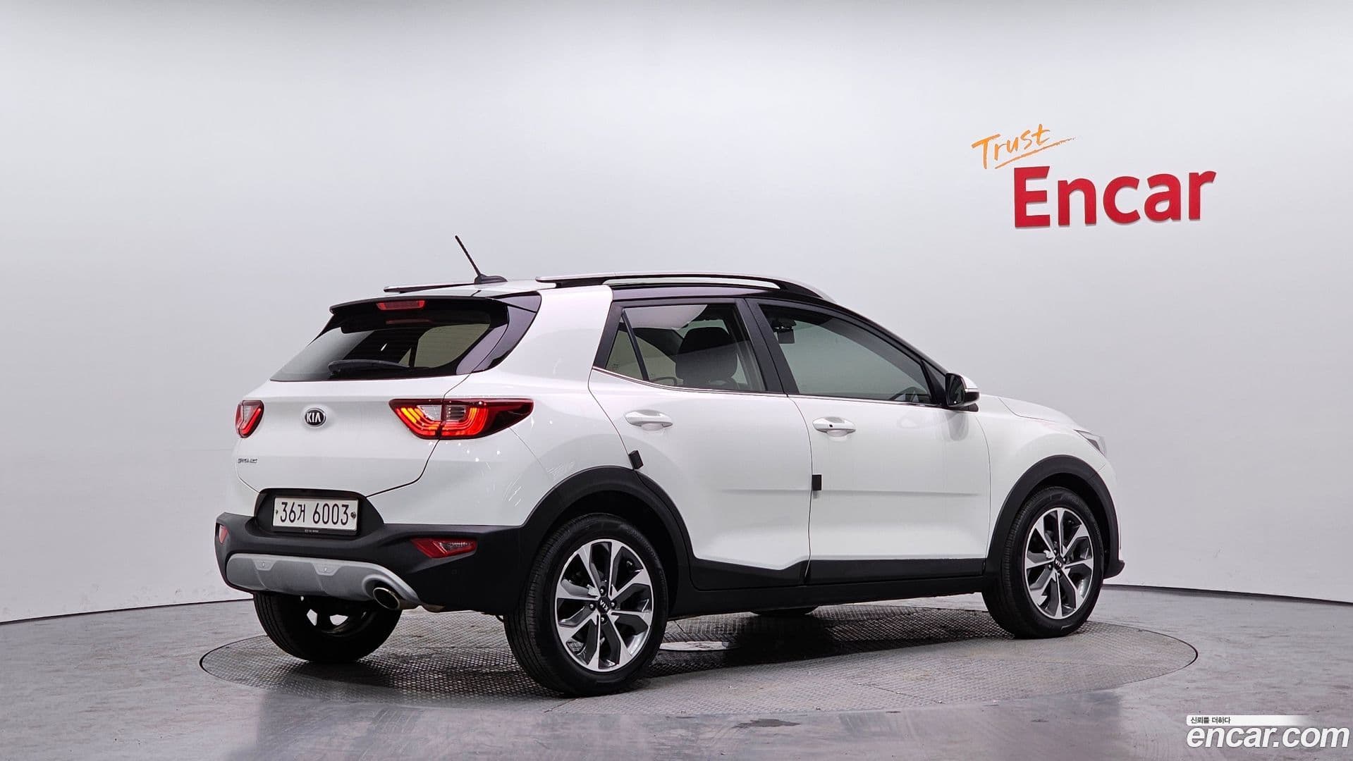 Main__Slider__Photo:Stonic Kia 2018.1-1