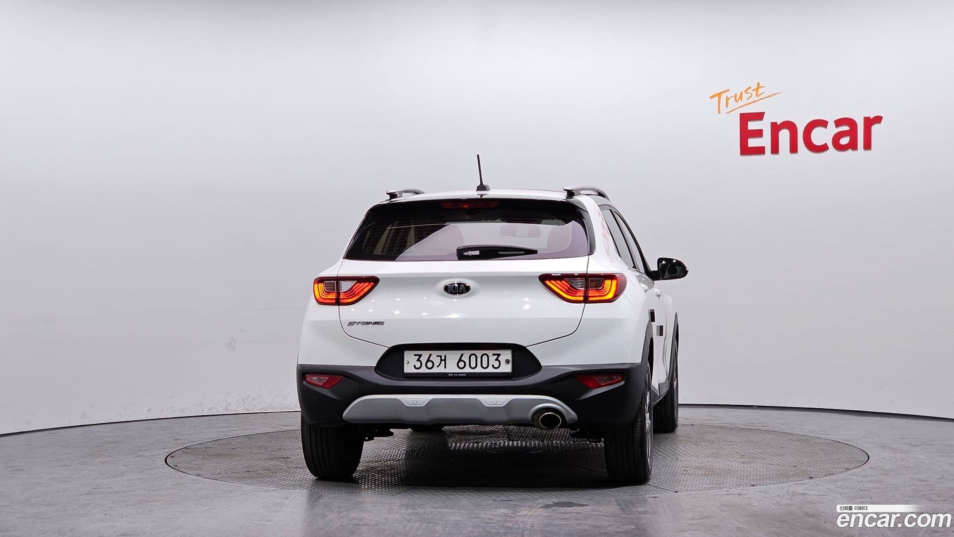 Main__Slider__Photo:Stonic Kia 2018.1-3