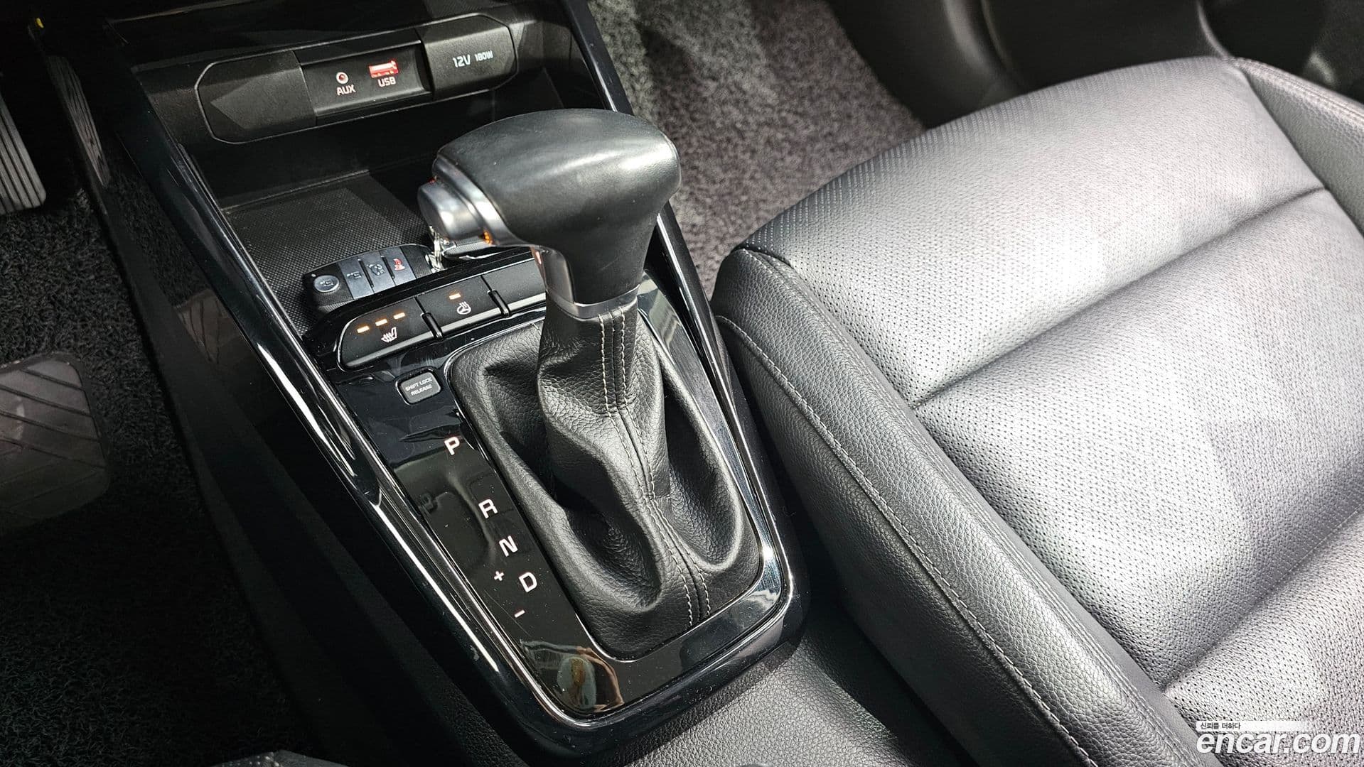 Main__Slider__Photo:Stonic Kia 2018.1-8