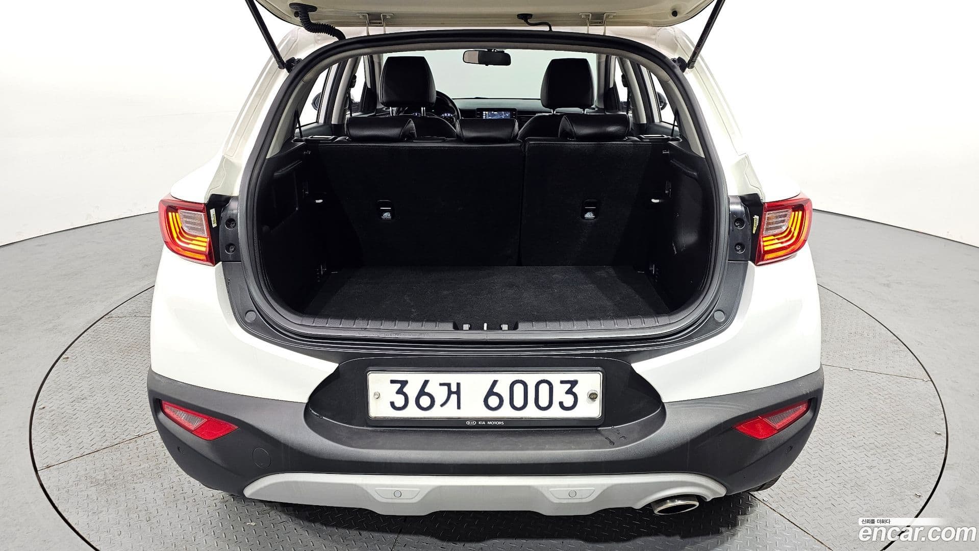 Main__Slider__Photo:Stonic Kia 2018.1-19