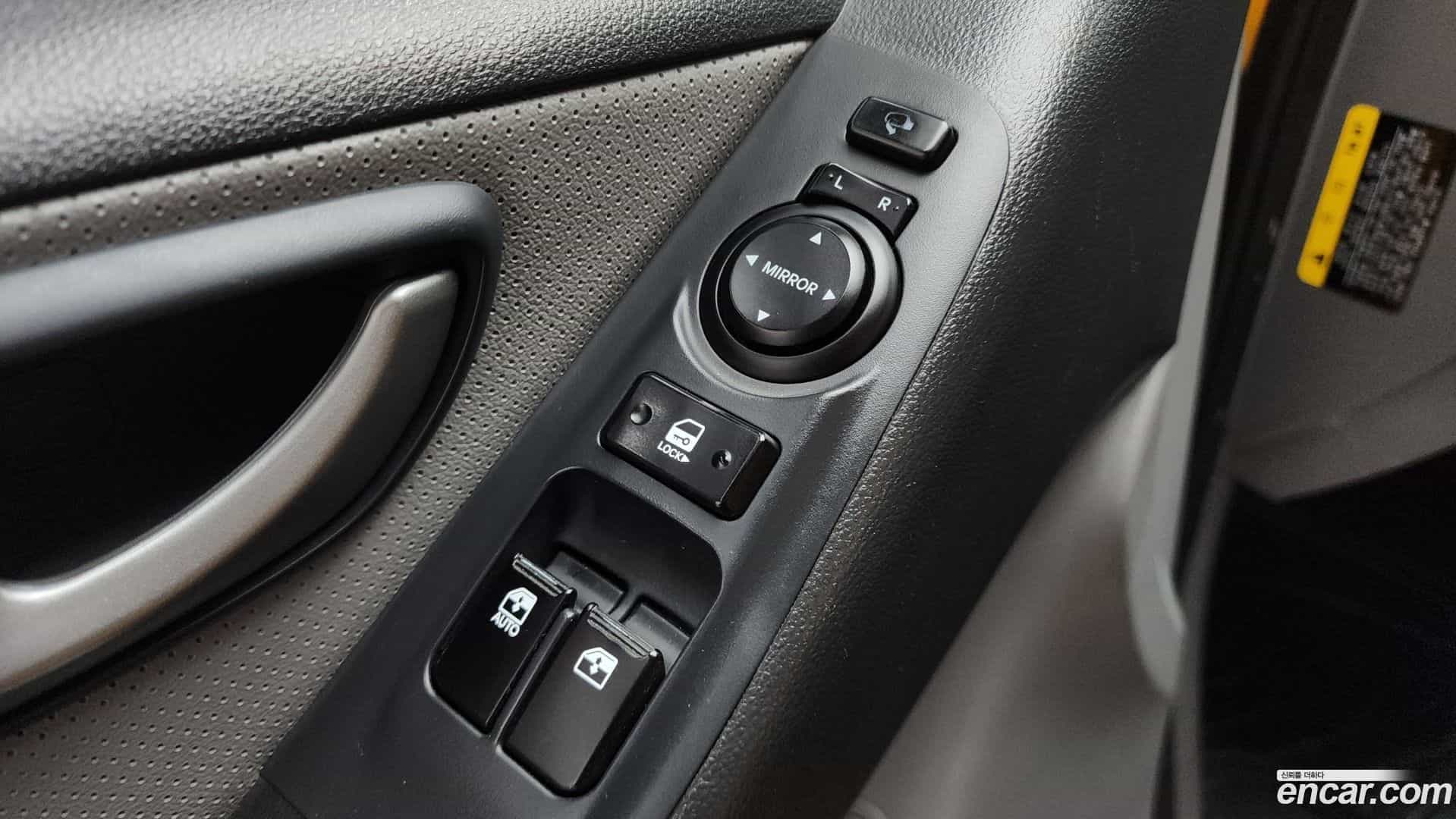 Starex Hyundai 2019.2-OPTION-023