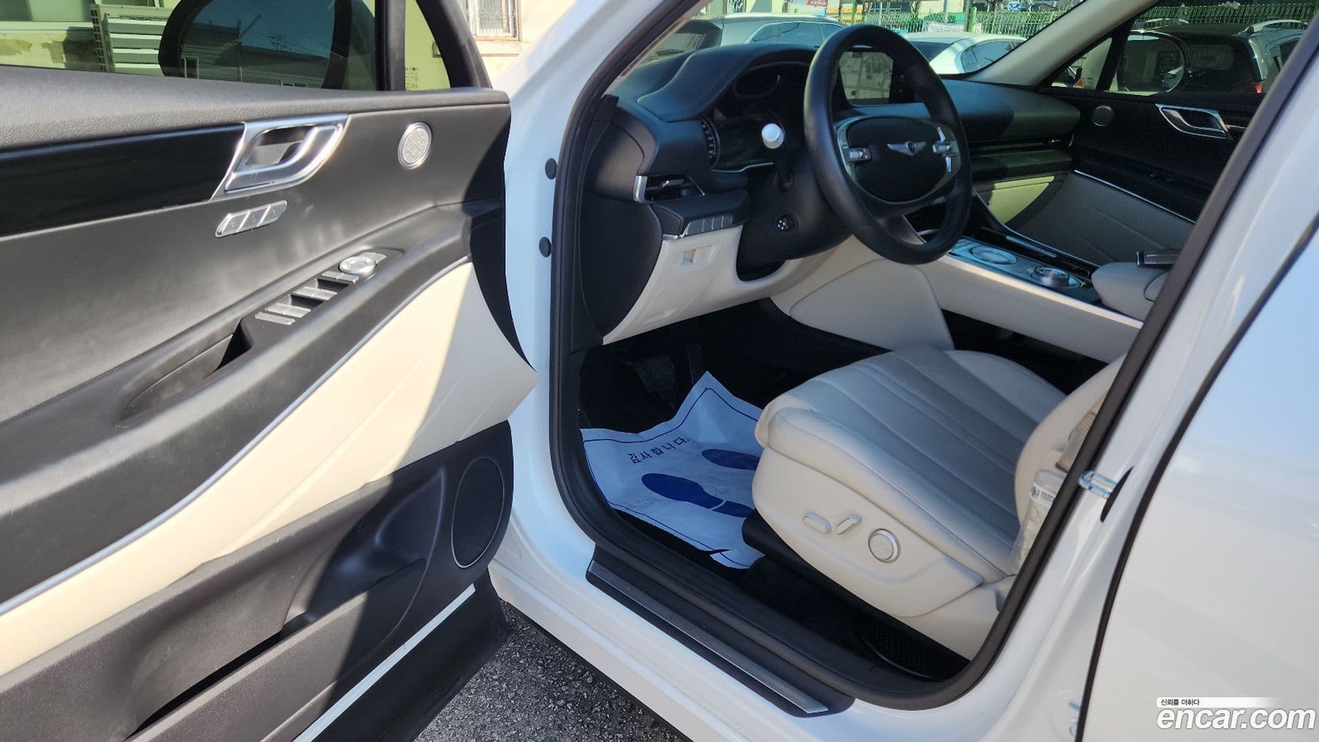 Main__Slider__Photo:GV80 Genesis 2021.5-7