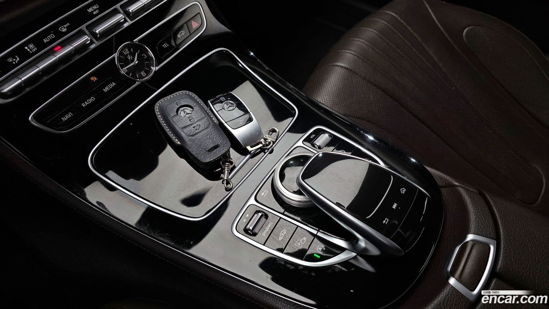 Main__Slider__Photo:CLS-Class Mercedes-Benz 2018.10-17