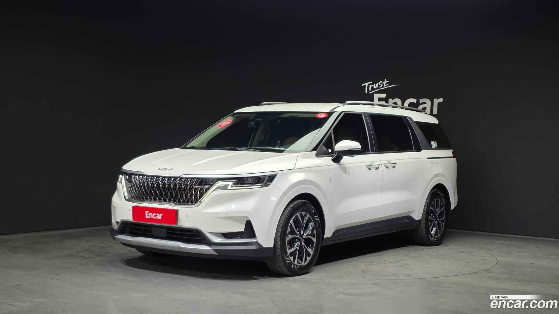 Main__Slider__Photo:Canival Kia 2022.11-0