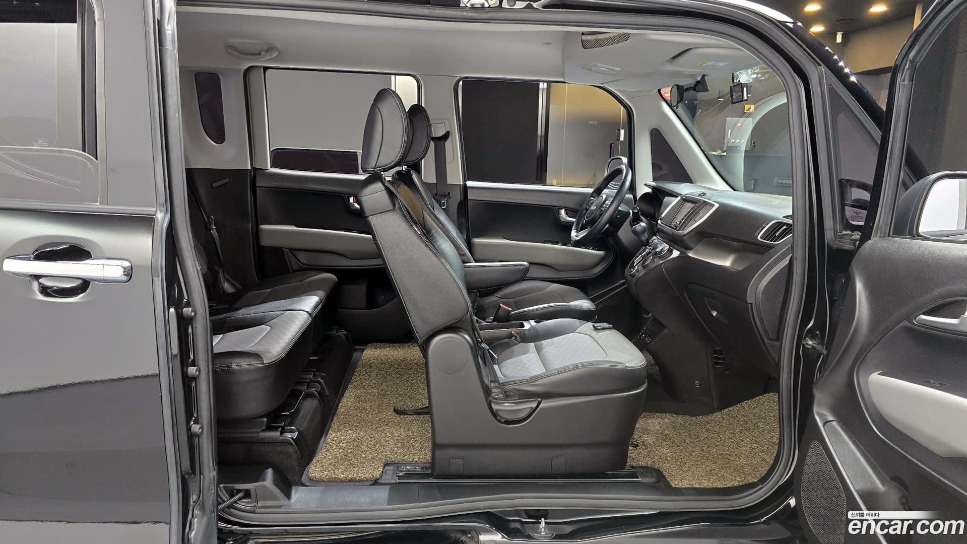 Main__Slider__Photo:RAY Kia 2021.9-9