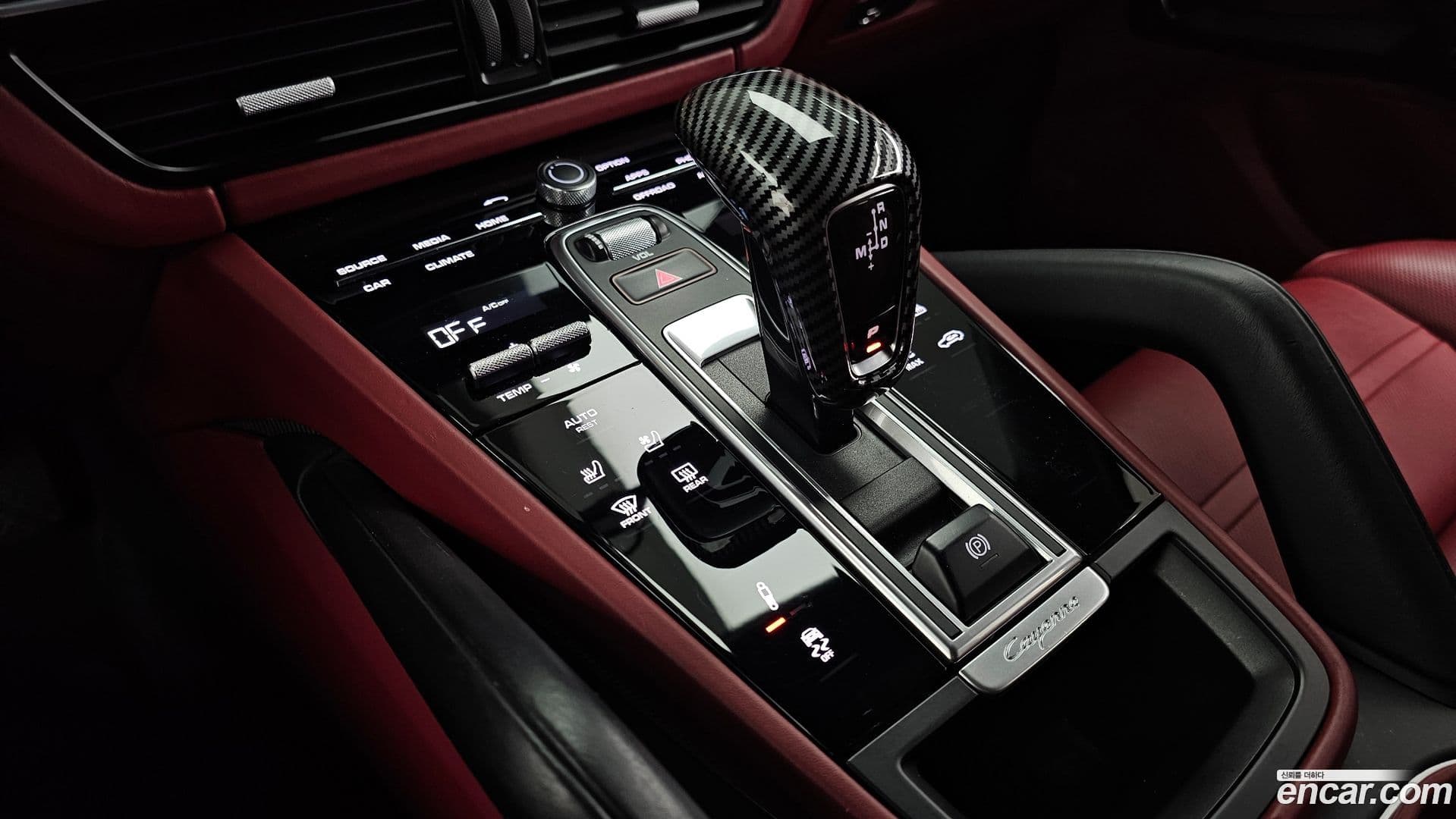 Main__Slider__Photo:Cayenne Porsche 2020.3-8