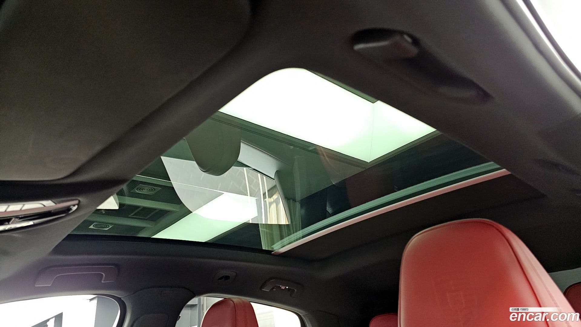 Main__Slider__Photo:Cayenne Porsche 2020.3-17