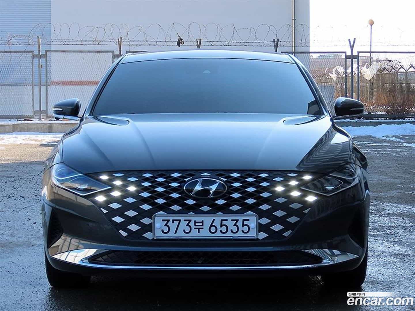 Grandeur Hyundai 2021.11-OUTER-001