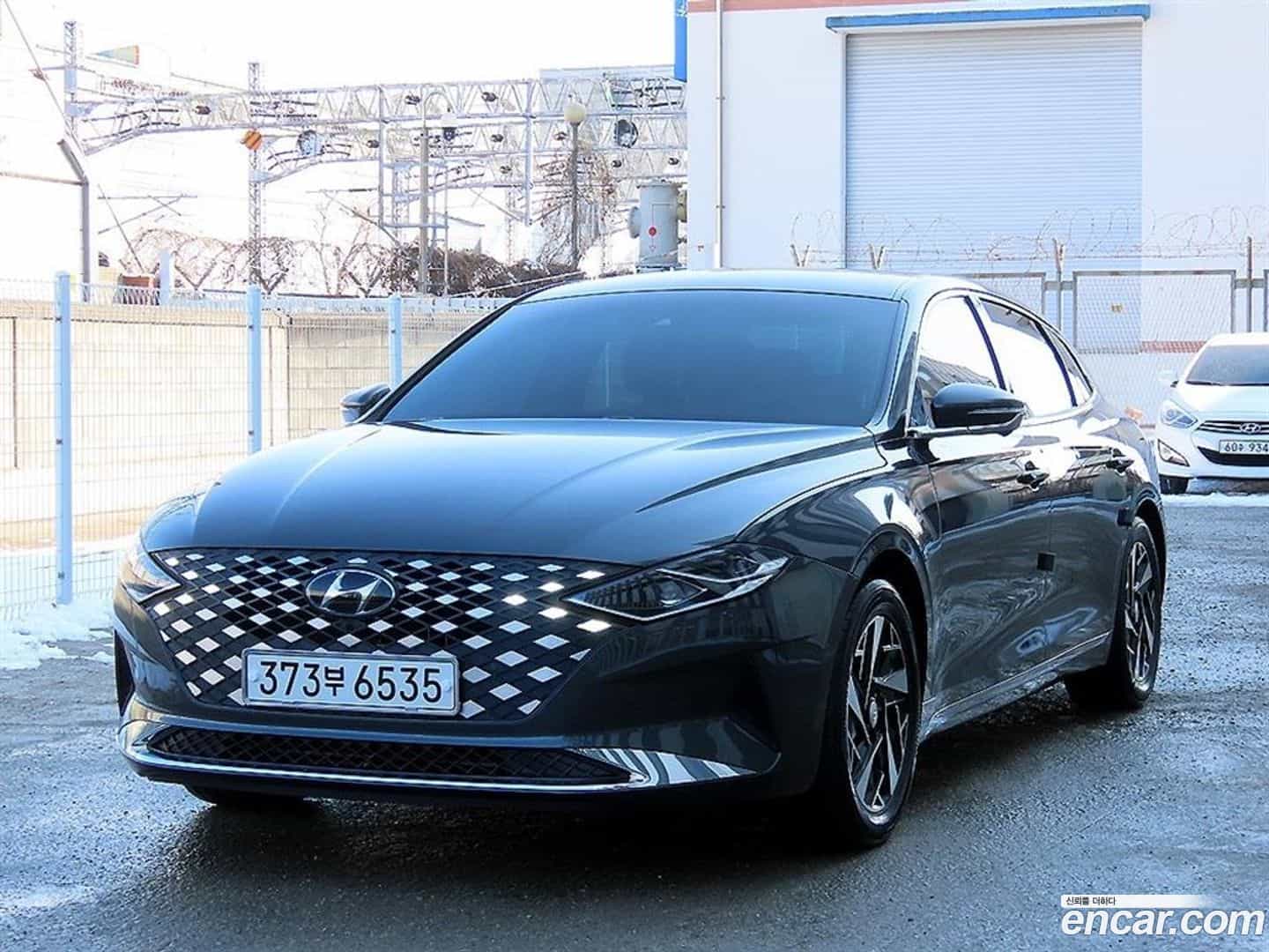 Grandeur Hyundai 2021.11-OUTER-002