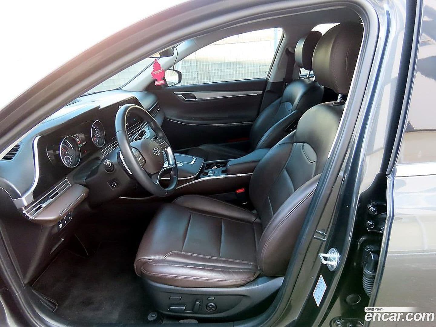 Main__Slider__Photo:Grandeur Hyundai 2021.11-4